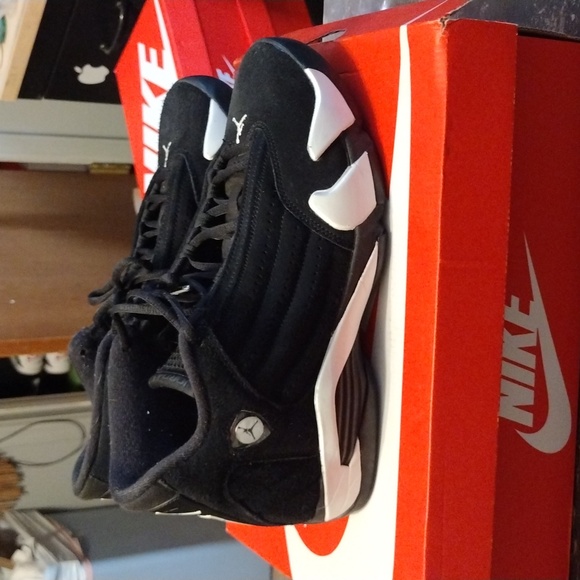Jordan 14 retro black white size 8.5 - Picture 2 of 10